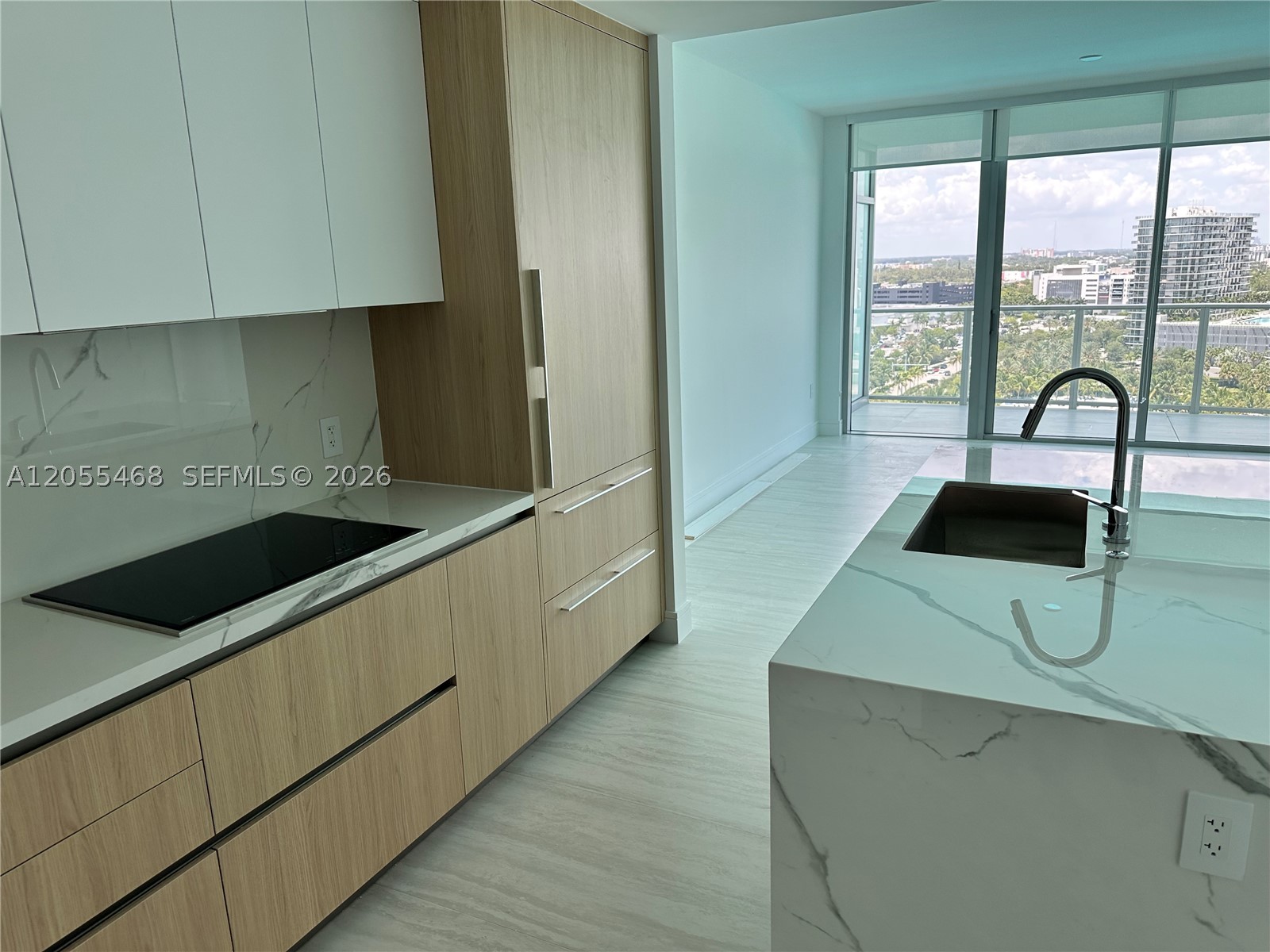 2411 Laguna Cir #1407, North Miami FL 33181