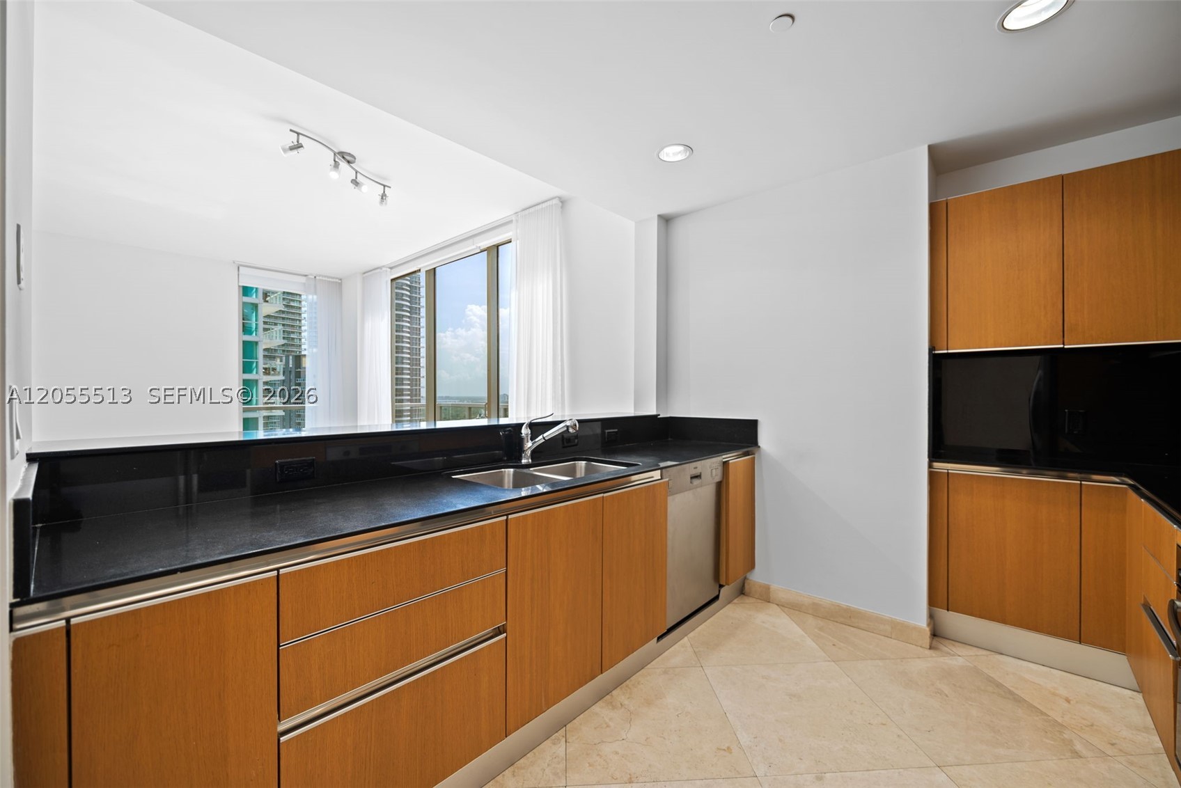 1050 Brickell Ave #3314, Miami FL 33131