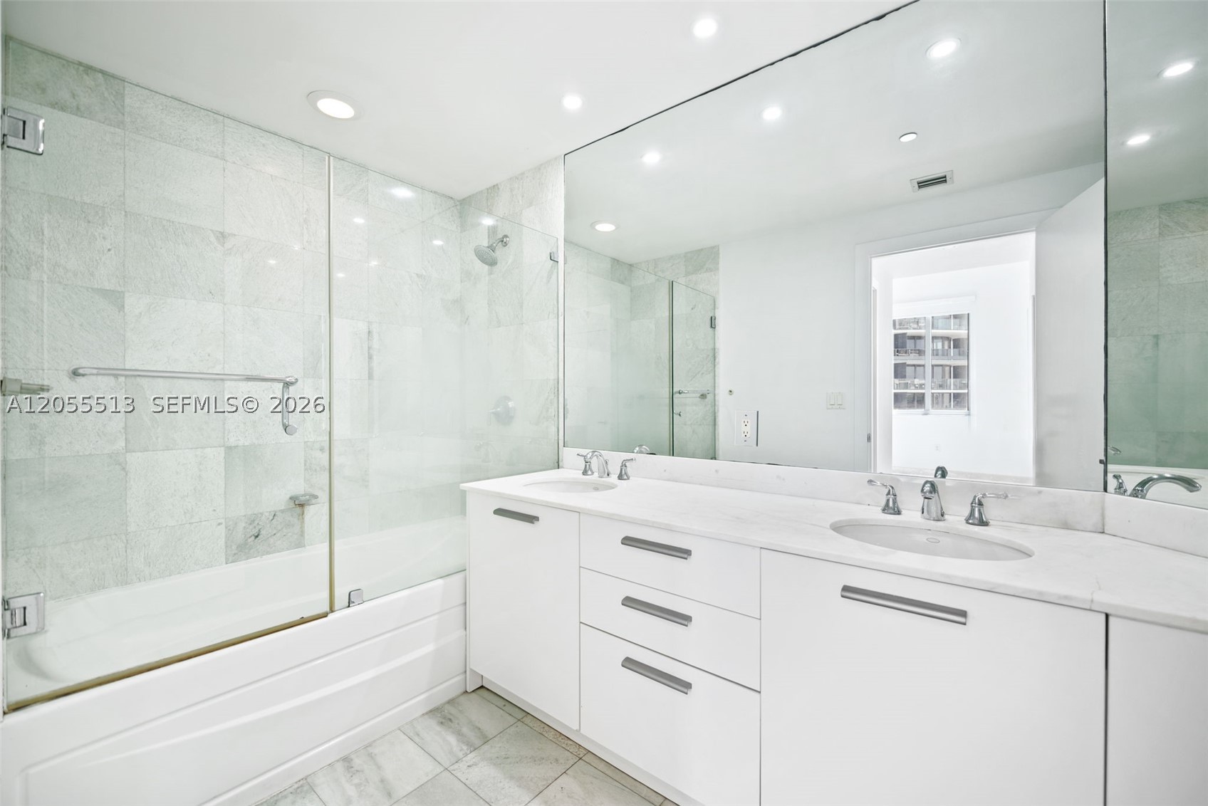 1050 Brickell Ave #3314, Miami FL 33131