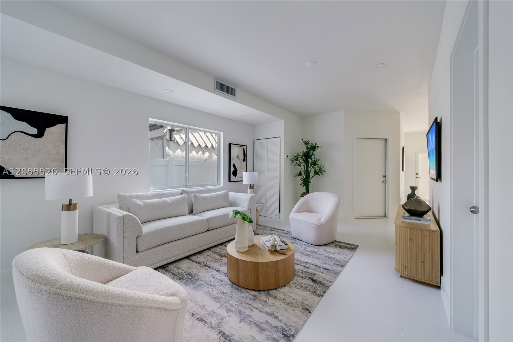 4789 NW 1st St, Miami FL 33126