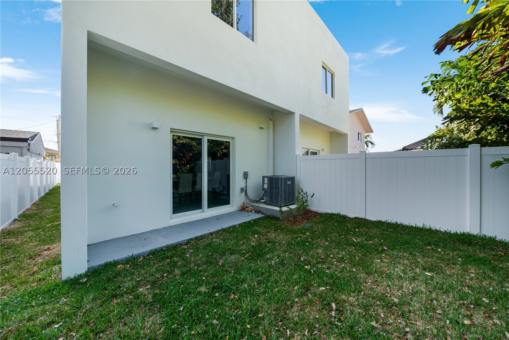 4789 NW 1st St, Miami FL 33126
