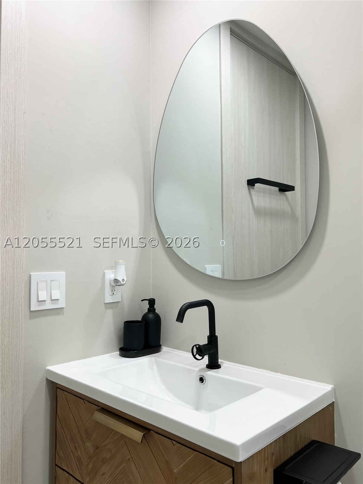 4515 Alton Rd, Miami Beach FL 33140