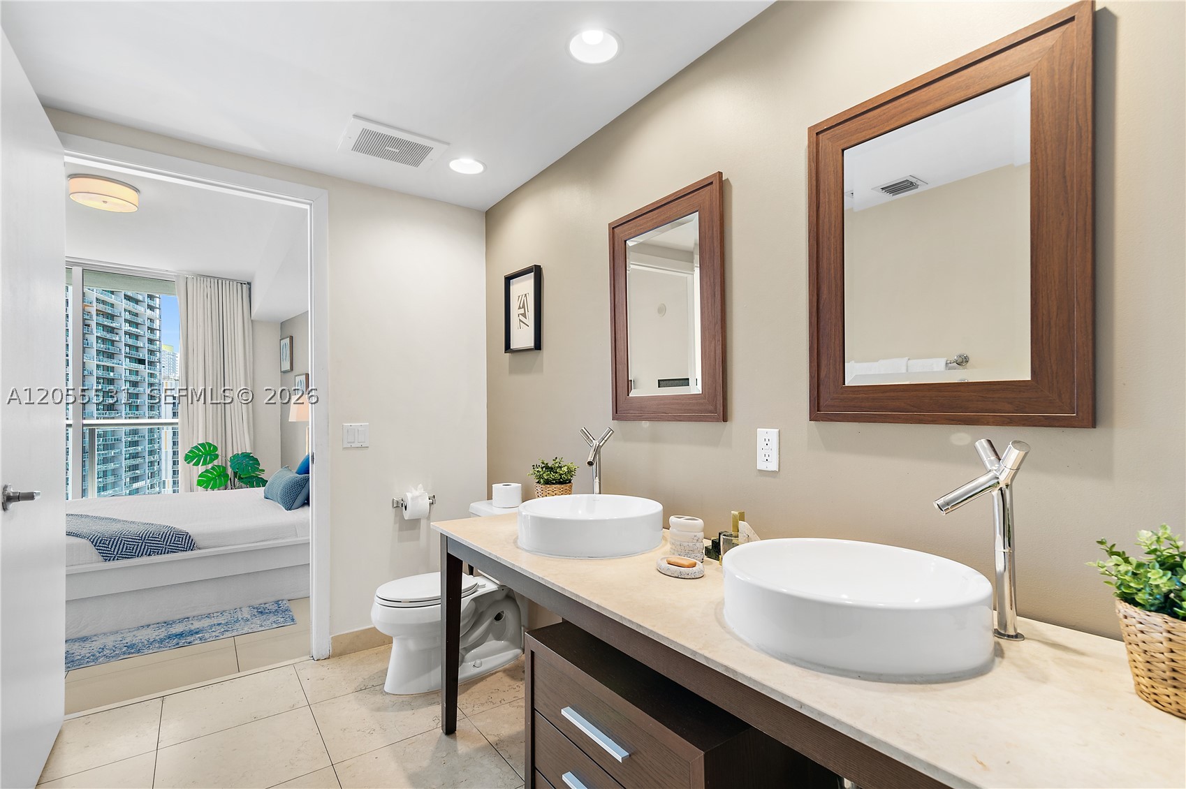 485 Brickell Ave #2306, Miami FL 33131