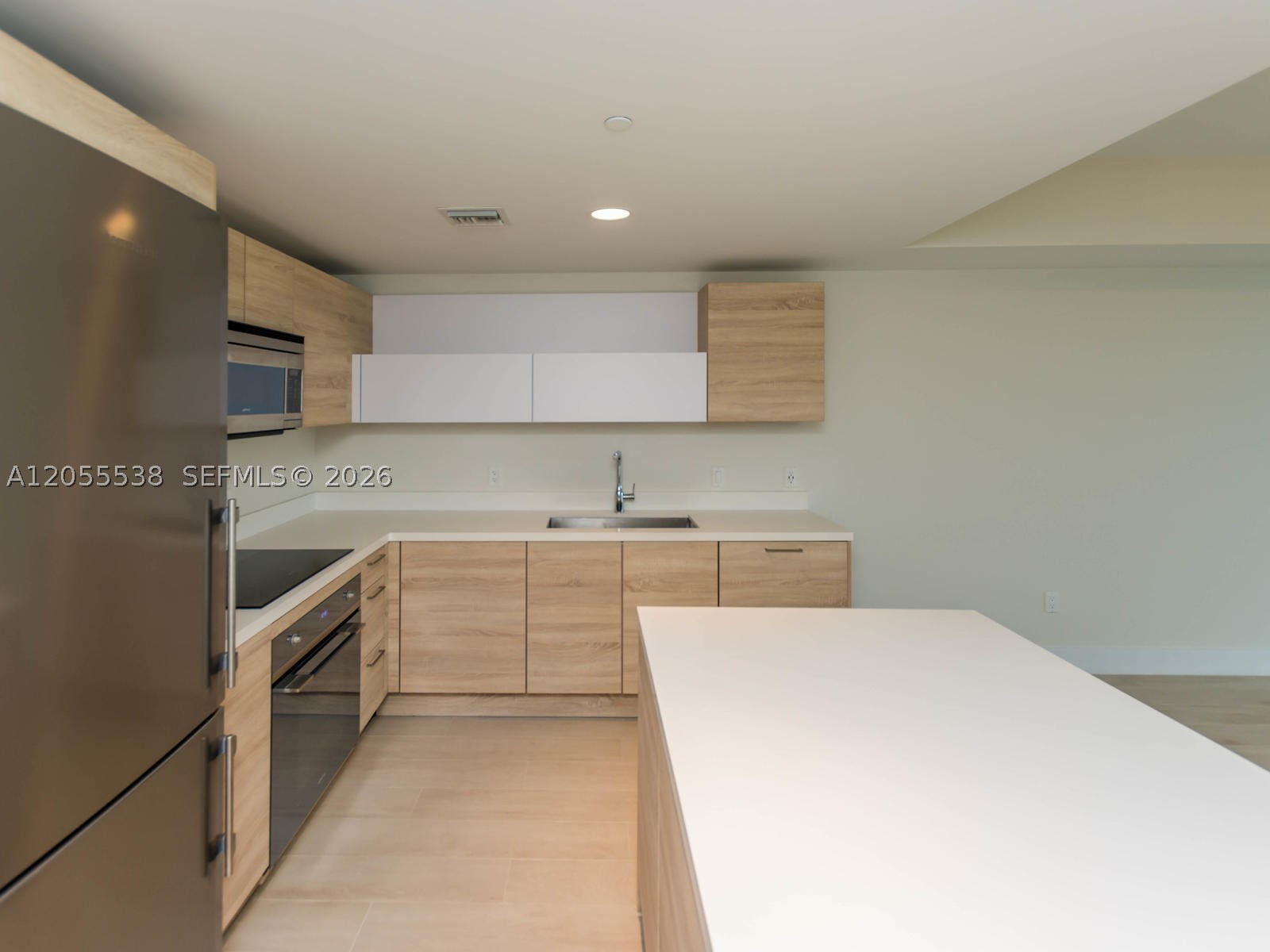 16385 Biscayne Blvd #1103, North Miami Beach FL 33160