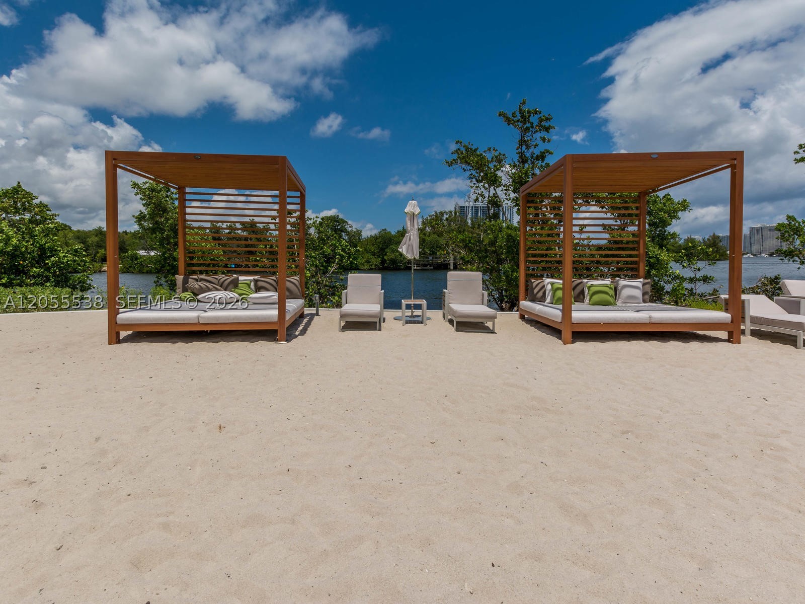 16385 Biscayne Blvd #1103, North Miami Beach FL 33160