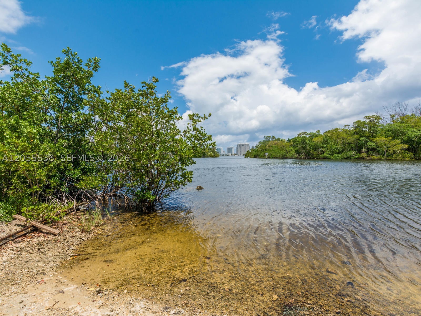16385 Biscayne Blvd #1103, North Miami Beach FL 33160