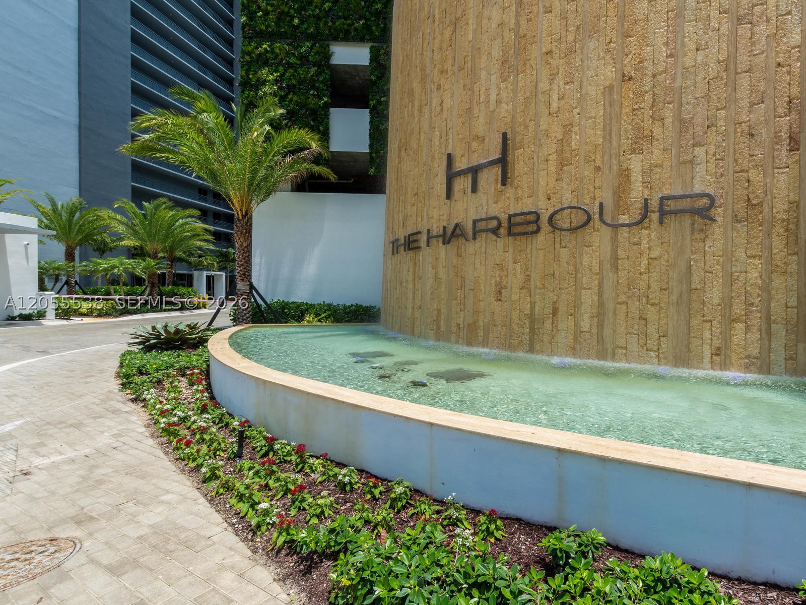 16385 Biscayne Blvd #1103, North Miami Beach FL 33160