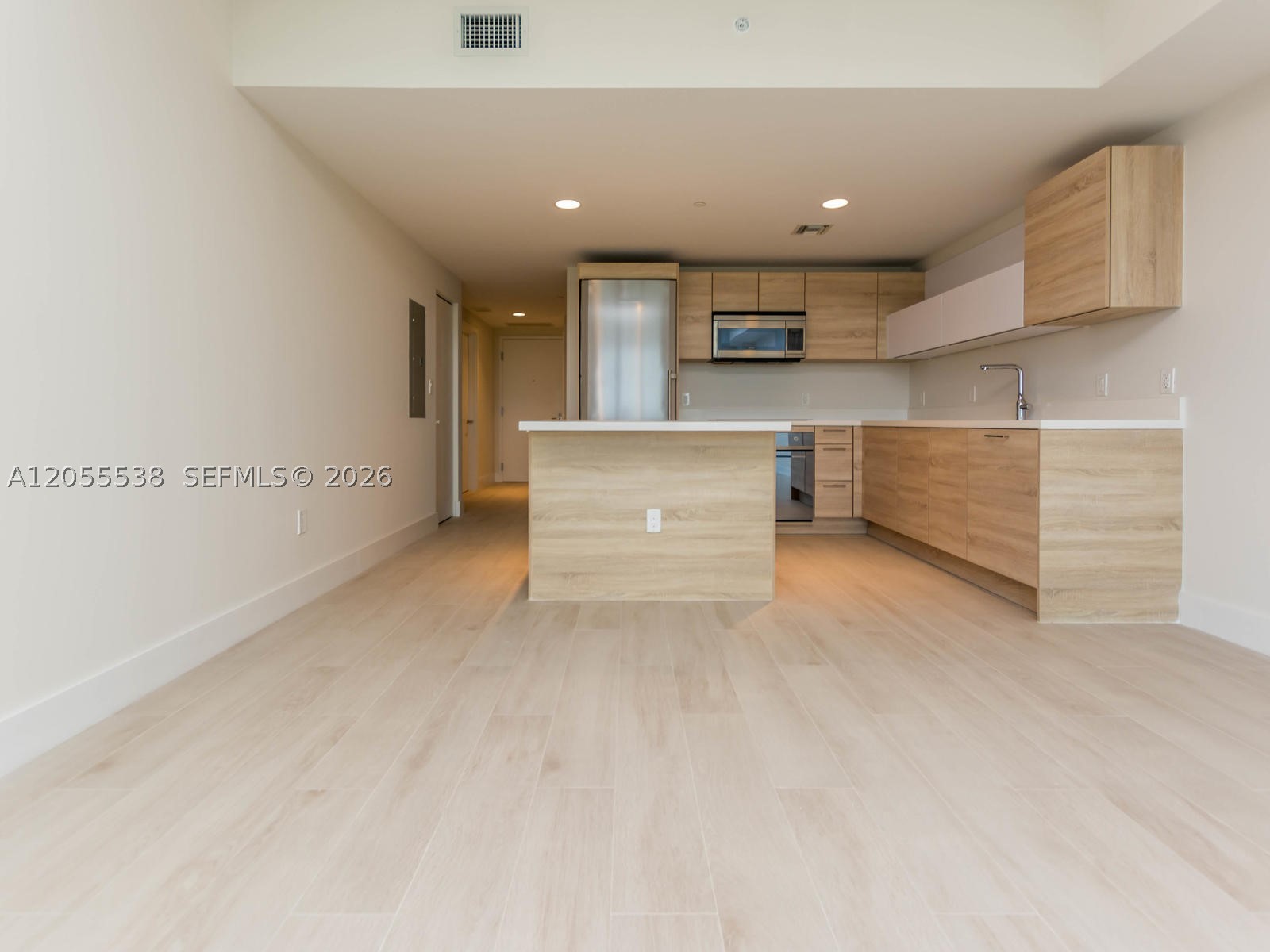 16385 Biscayne Blvd #1103, North Miami Beach FL 33160