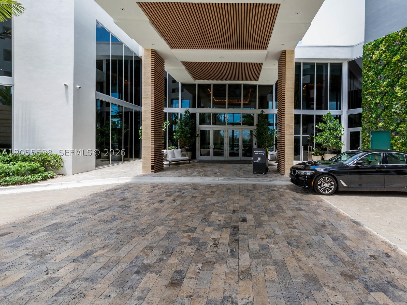 16385 Biscayne Blvd #1103, North Miami Beach FL 33160
