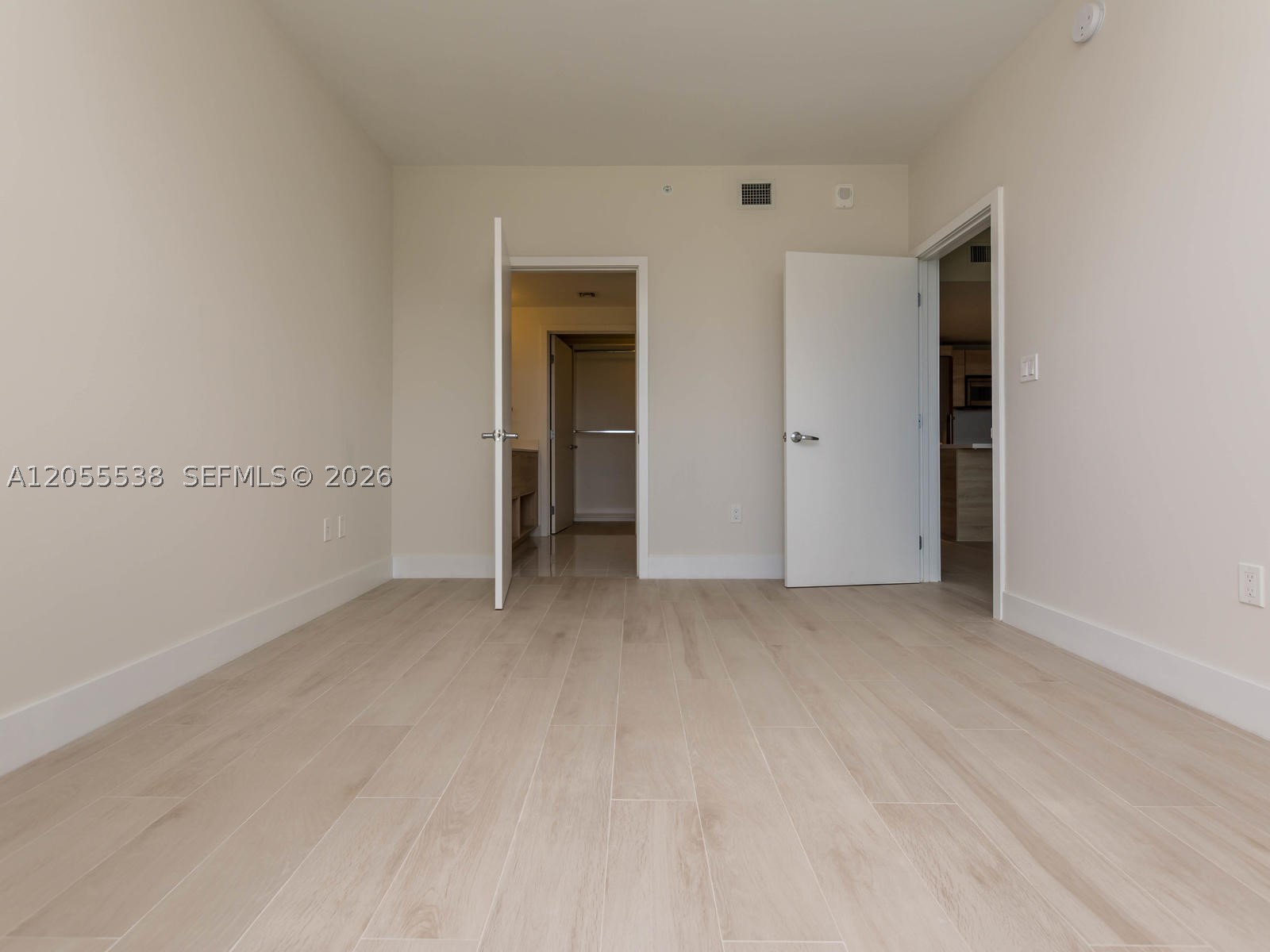 16385 Biscayne Blvd #1103, North Miami Beach FL 33160