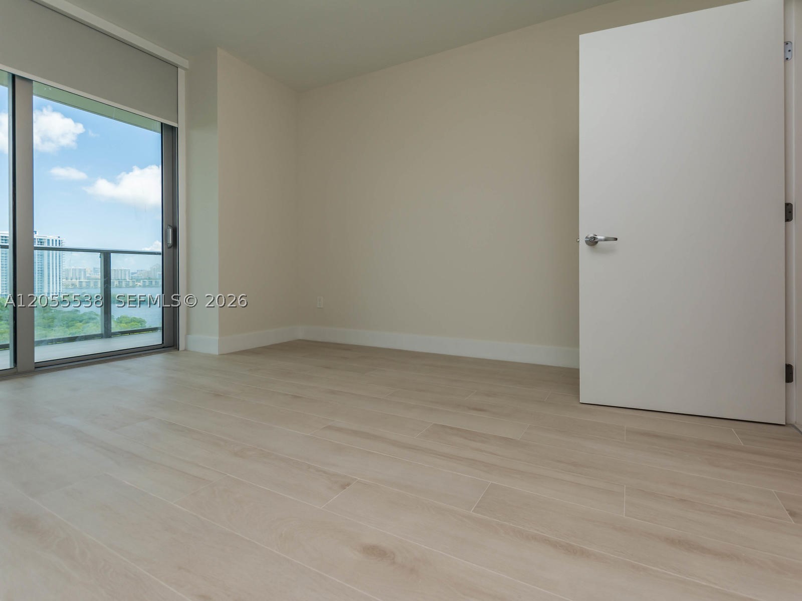 16385 Biscayne Blvd #1103, North Miami Beach FL 33160