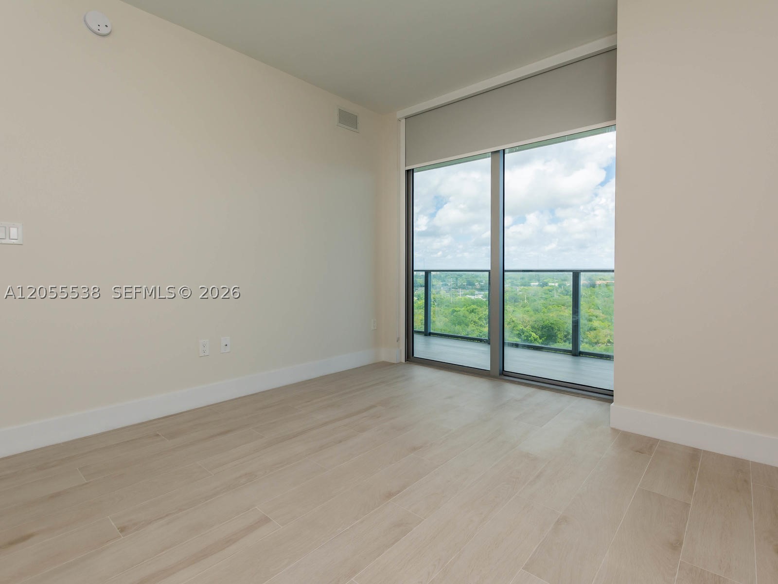 16385 Biscayne Blvd #1103, North Miami Beach FL 33160