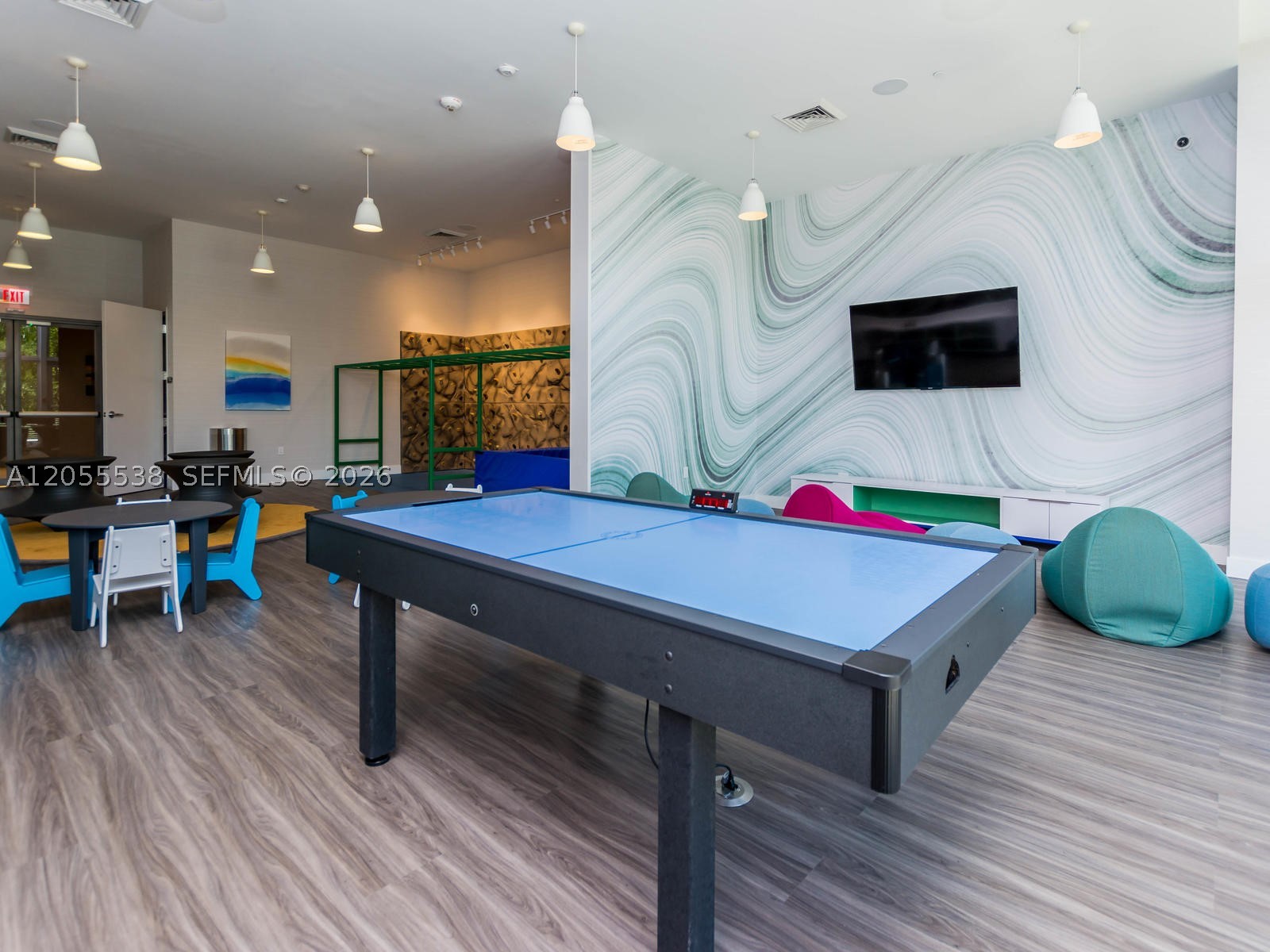 16385 Biscayne Blvd #1103, North Miami Beach FL 33160