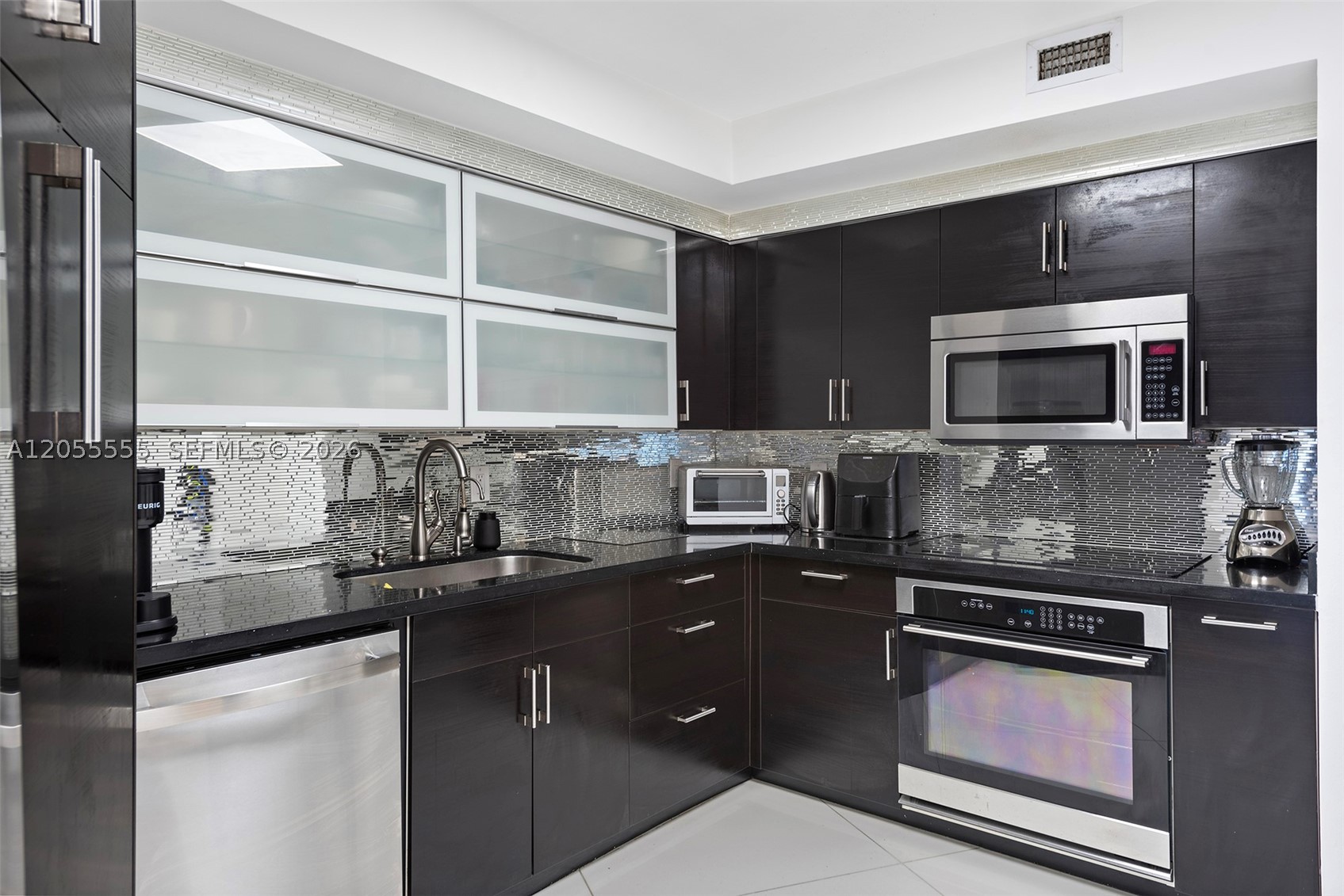 5151 Collins Ave #1420, Miami Beach FL 33140