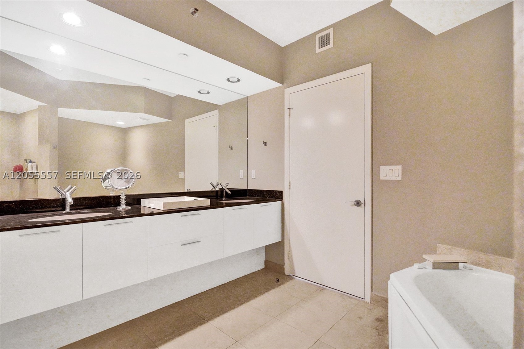 400 Alton Rd #1011, Miami Beach FL 33139