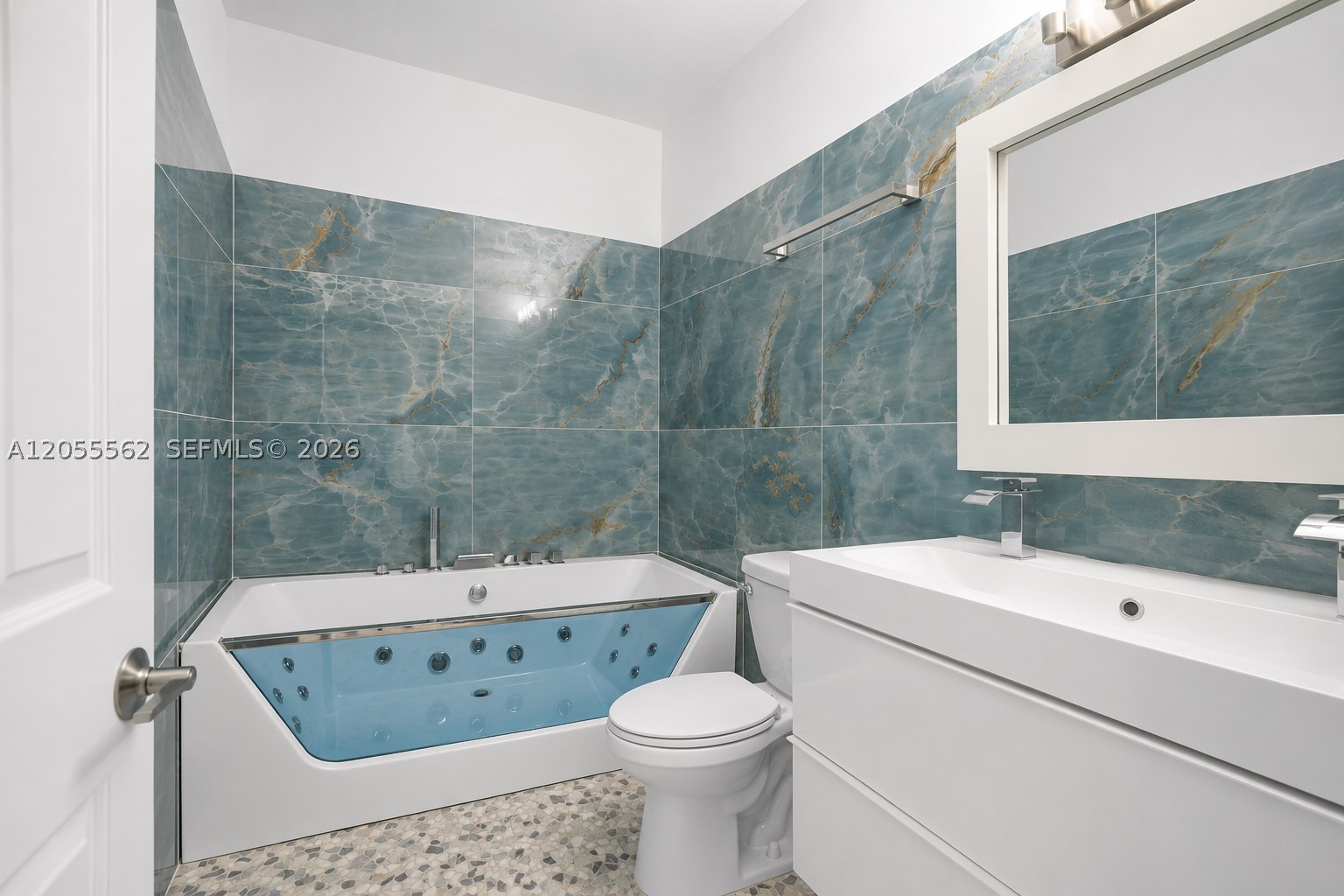 4234 N Ocean Dr, Hollywood FL 33019