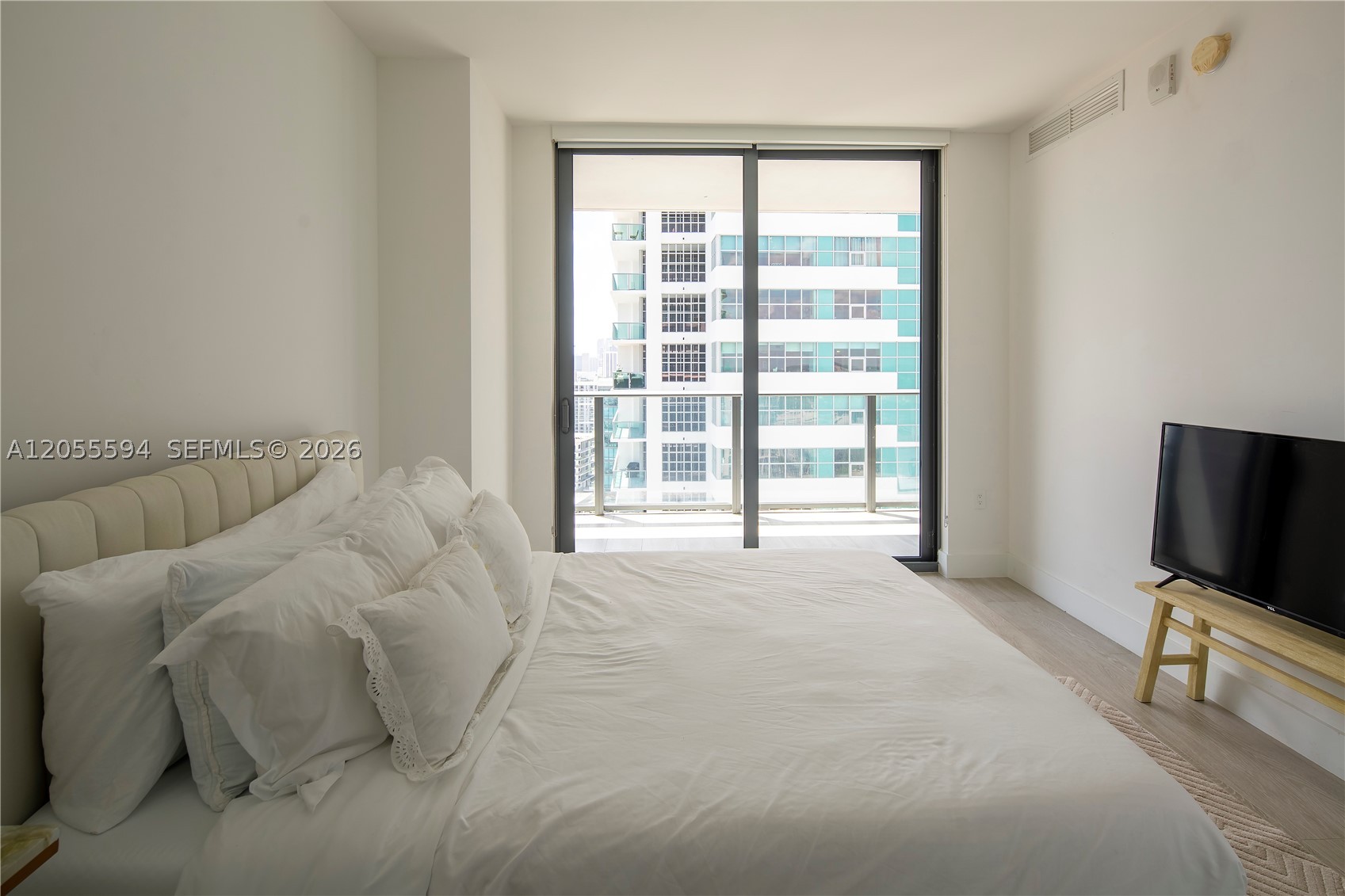 121 NE 34th St #2701, Miami FL 33137