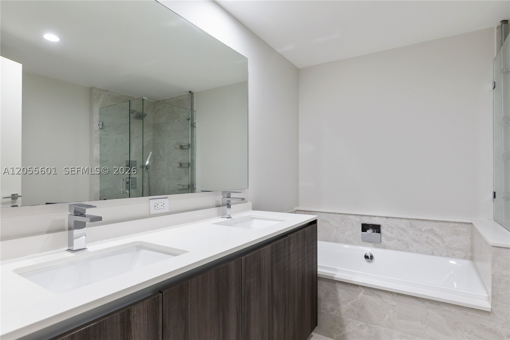 488 NE 18th St #5012, Miami FL 33132