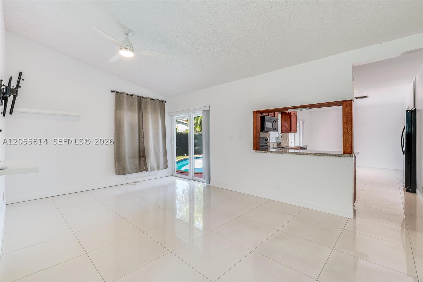 8250 SW 3rd Pl, North Lauderdale FL 33068