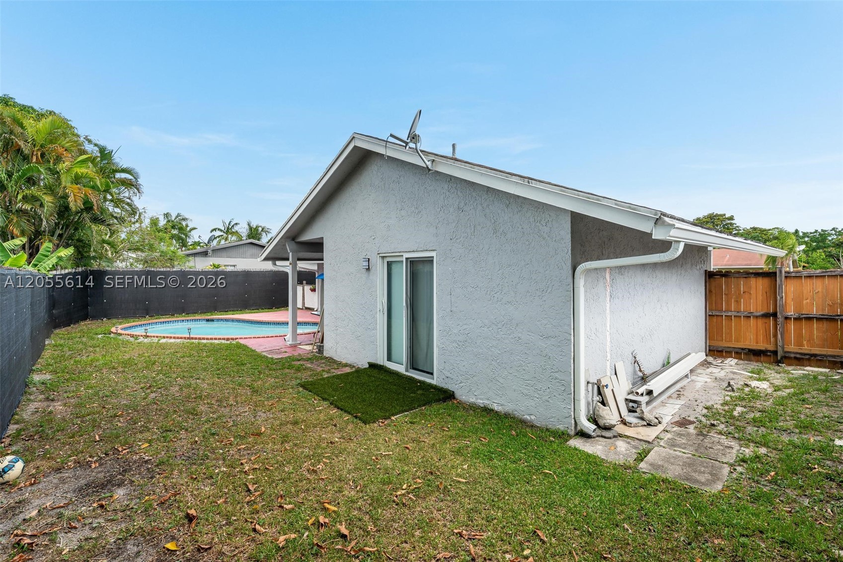 8250 SW 3rd Pl, North Lauderdale FL 33068