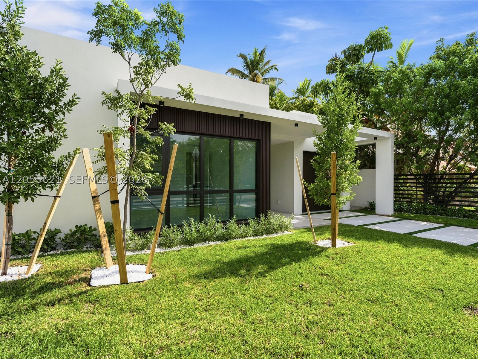 1621 SW 11th Ter, Miami FL 33135