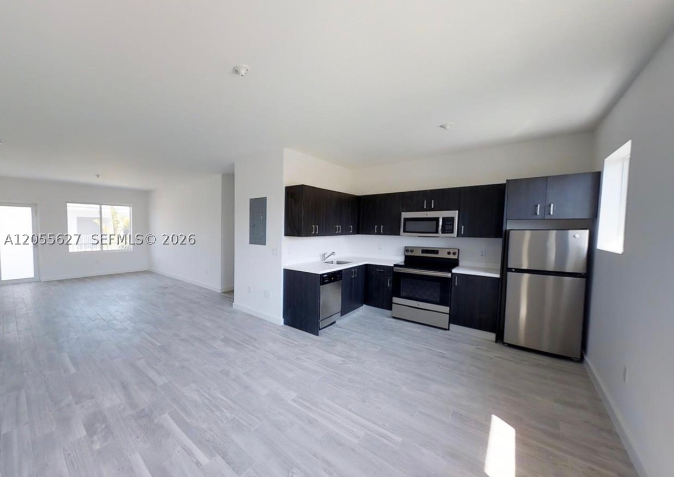 321 S Shore Dr #12, Miami Beach FL 33141