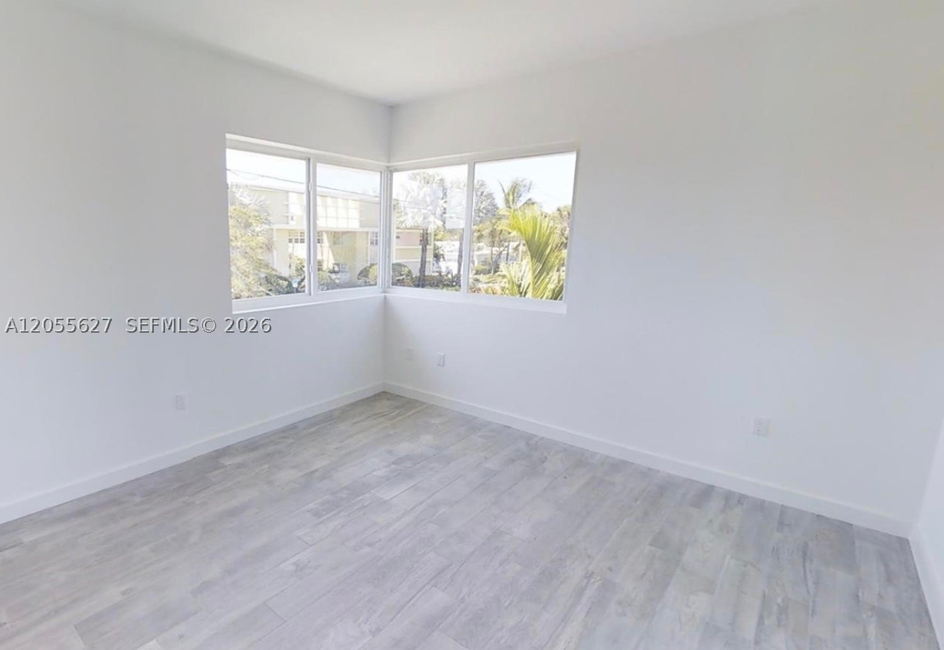 321 S Shore Dr #12, Miami Beach FL 33141