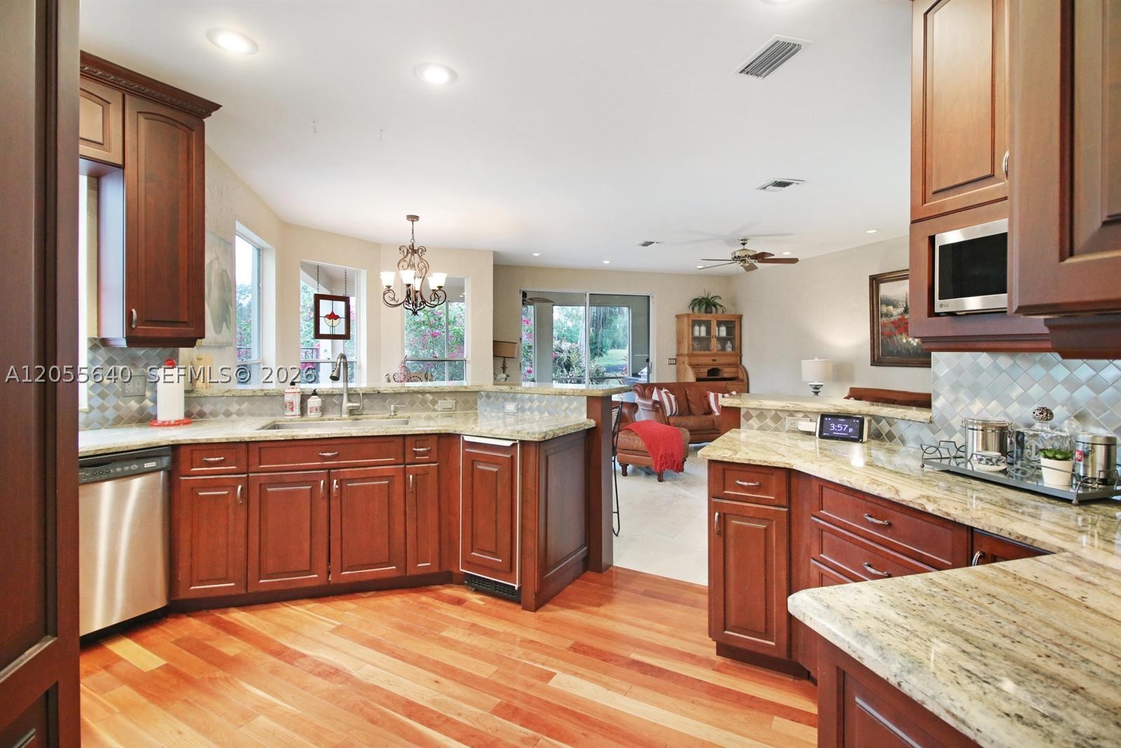 7820 NW 83rd St, Tamarac FL 33321
