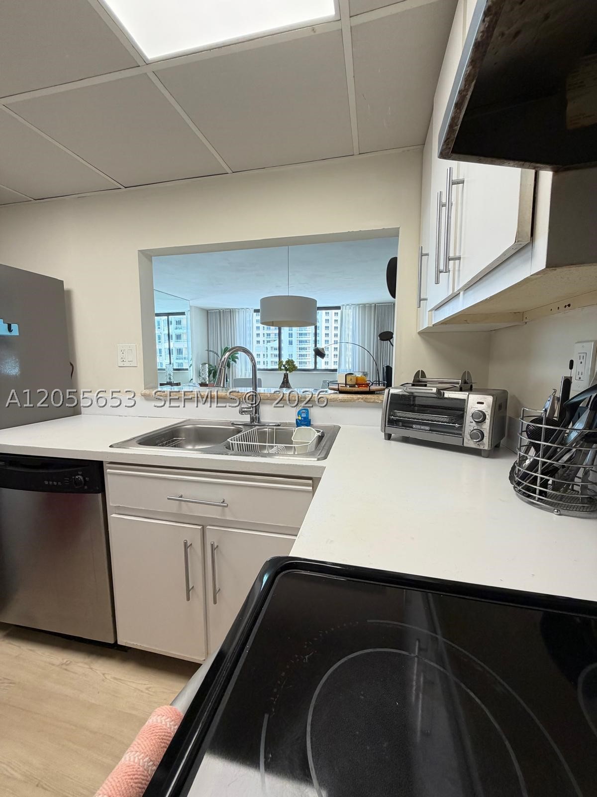 540 Brickell Key Dr #1418, Miami FL 33131