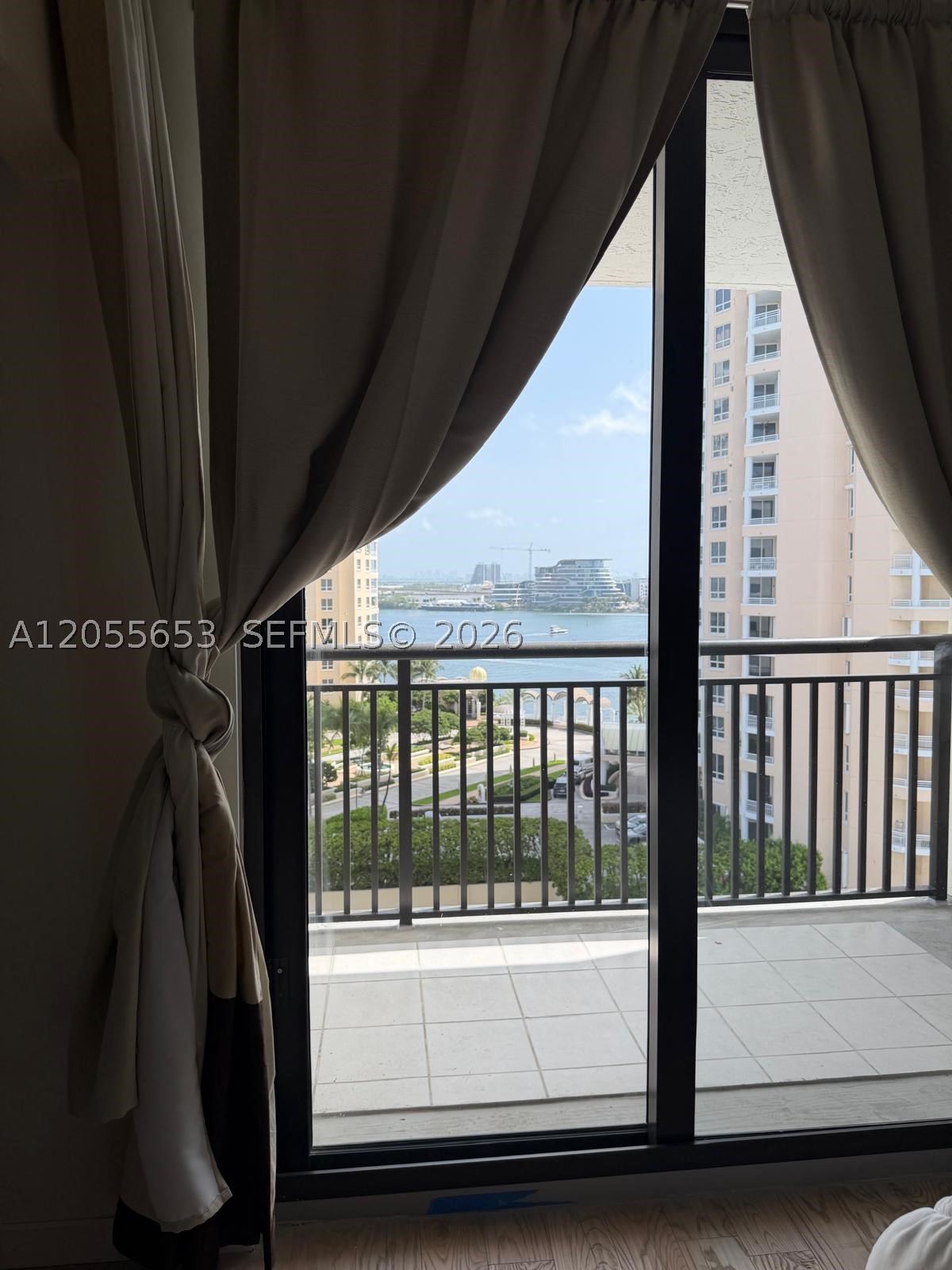540 Brickell Key Dr #1418, Miami FL 33131