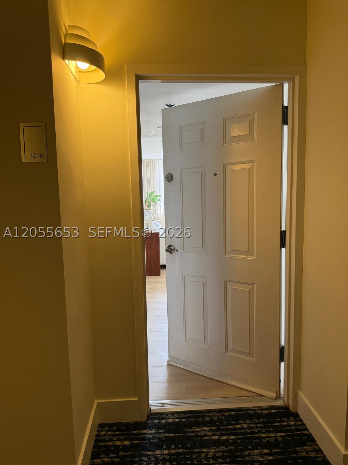 540 Brickell Key Dr #1418, Miami FL 33131