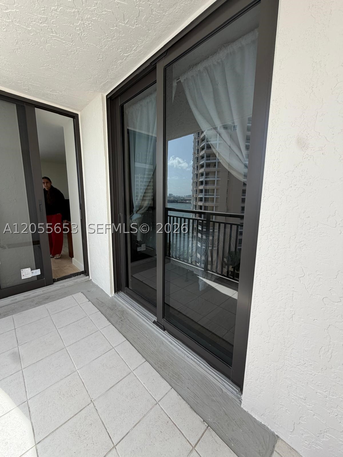 540 Brickell Key Dr #1418, Miami FL 33131