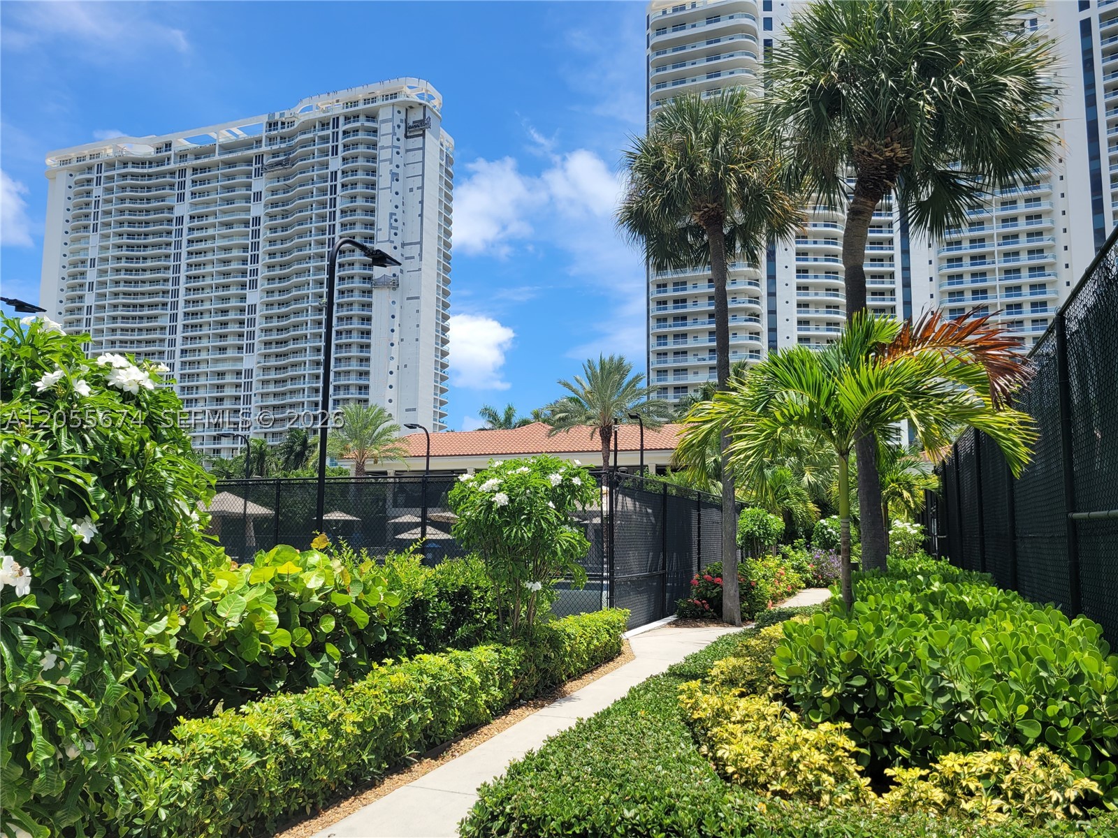 3000 Island Blvd #505, Aventura FL 33160