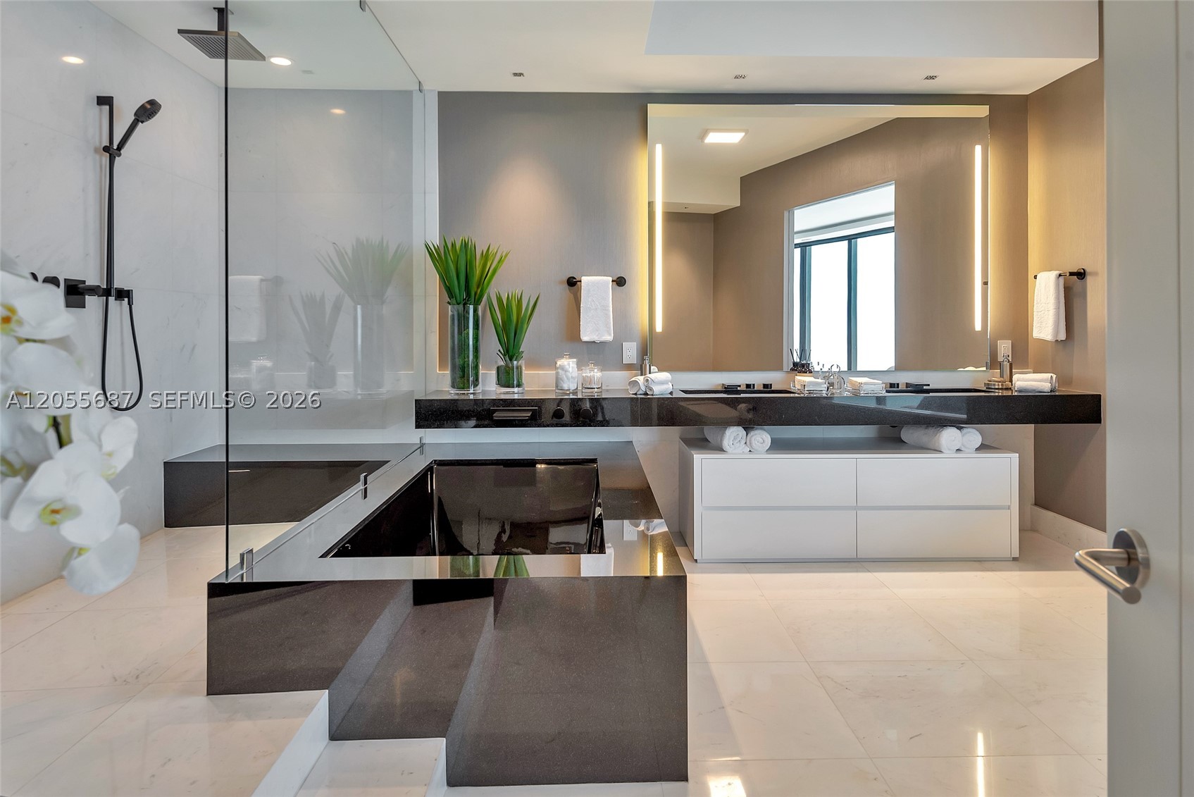 18555 Collins Ave #4705, Sunny Isles Beach FL 33160
