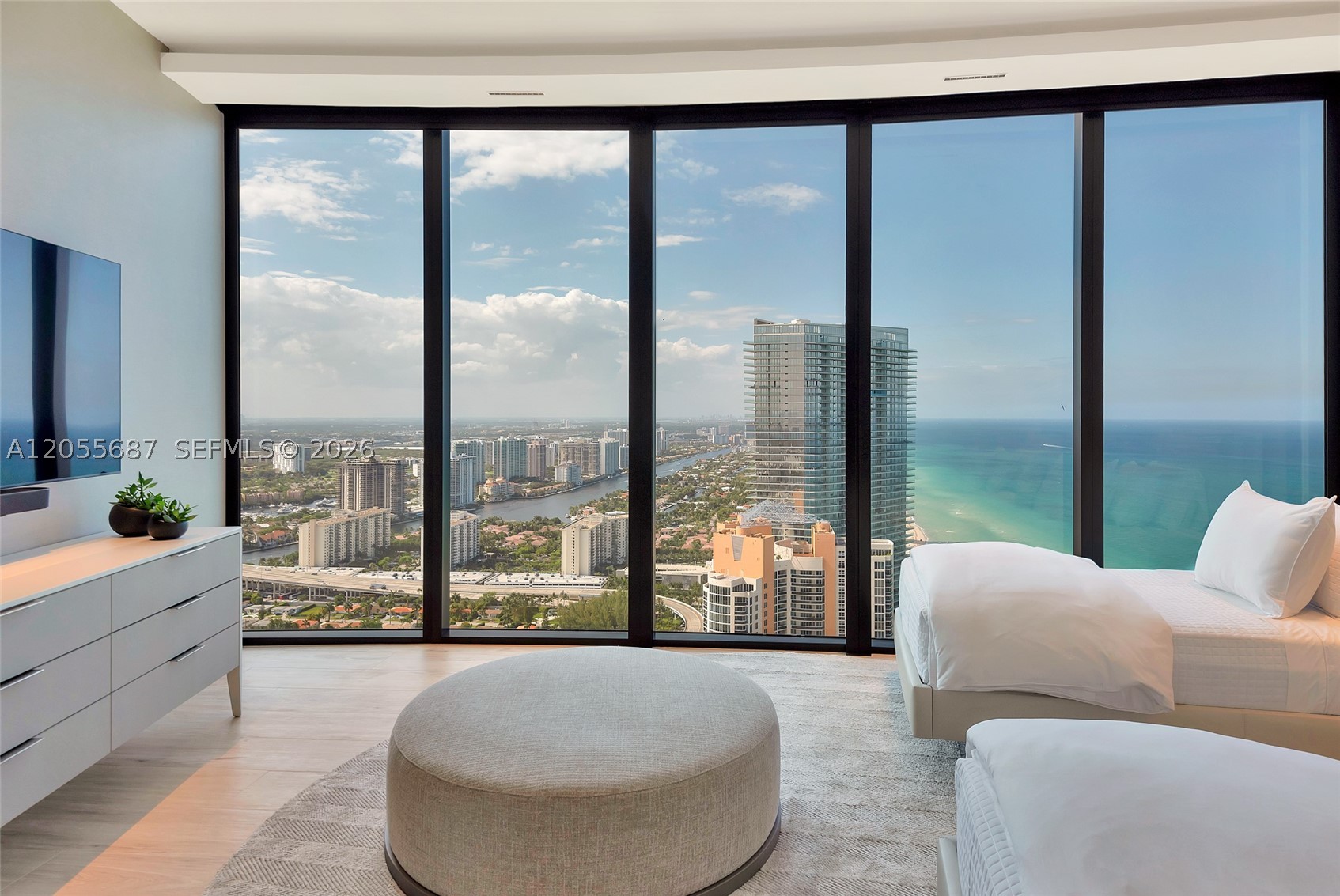 18555 Collins Ave #4705, Sunny Isles Beach FL 33160