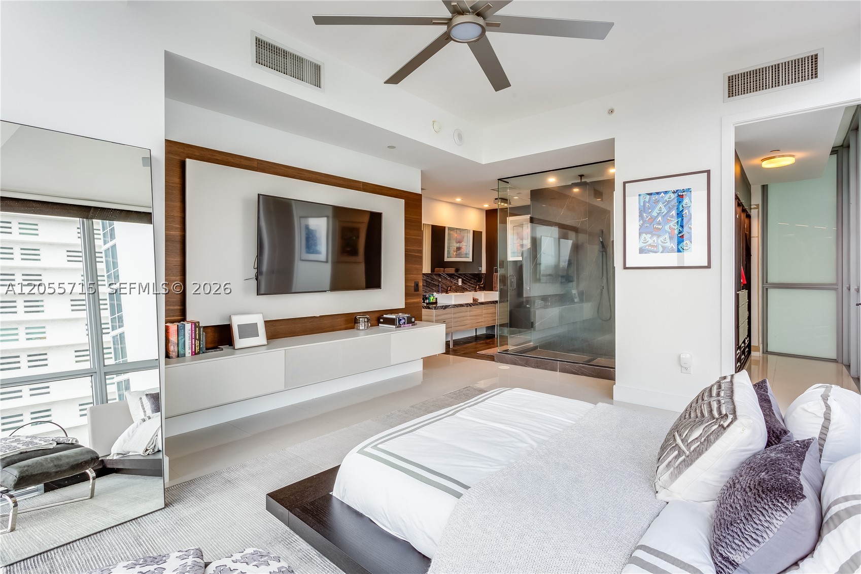 1100 Biscayne Blvd #2708, Miami FL 33132