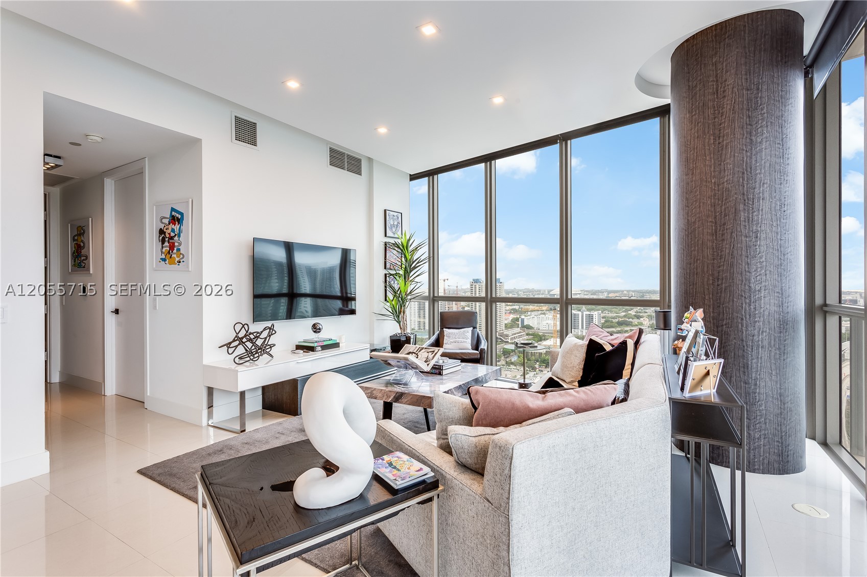 1100 Biscayne Blvd #2708, Miami FL 33132