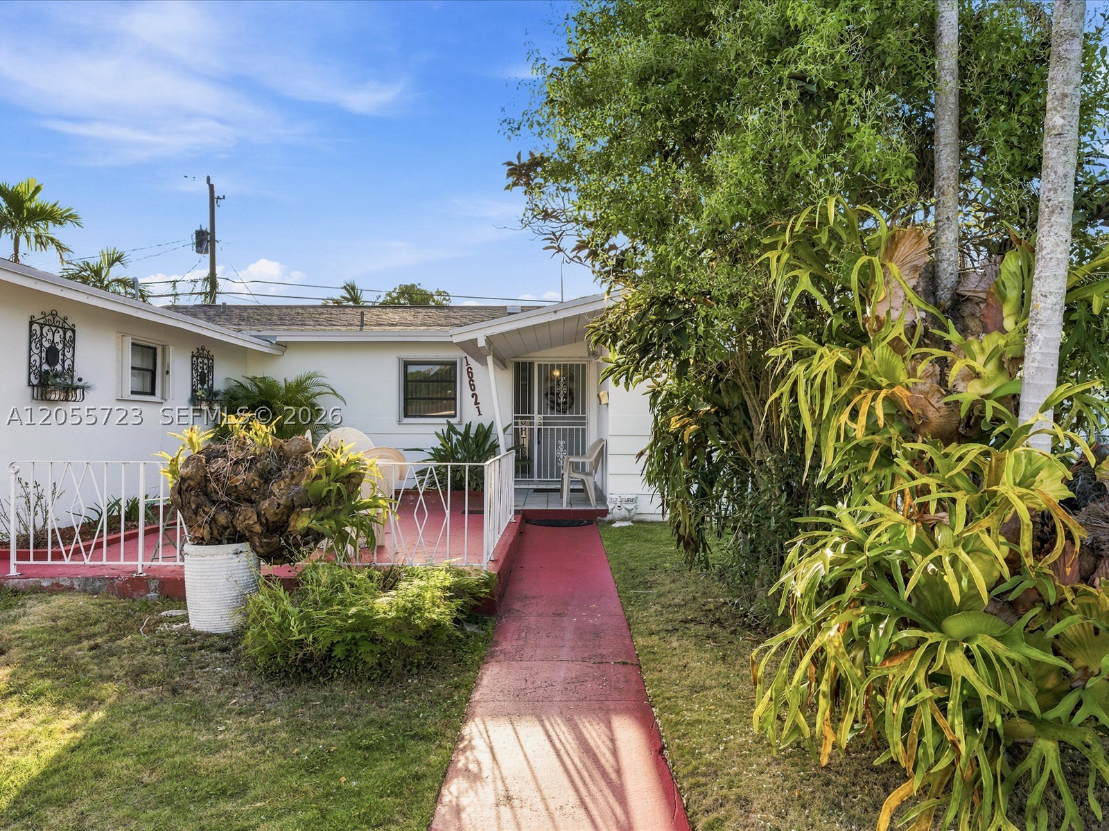 16621 SW 102nd Ave, Miami FL 33157