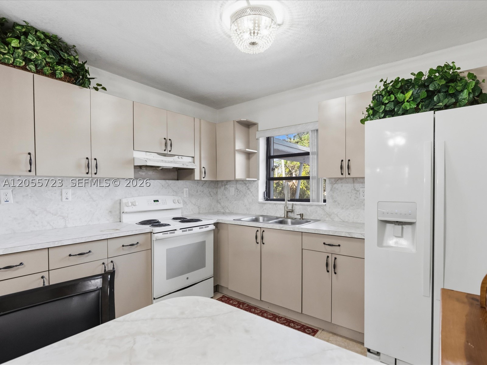 16621 SW 102nd Ave, Miami FL 33157