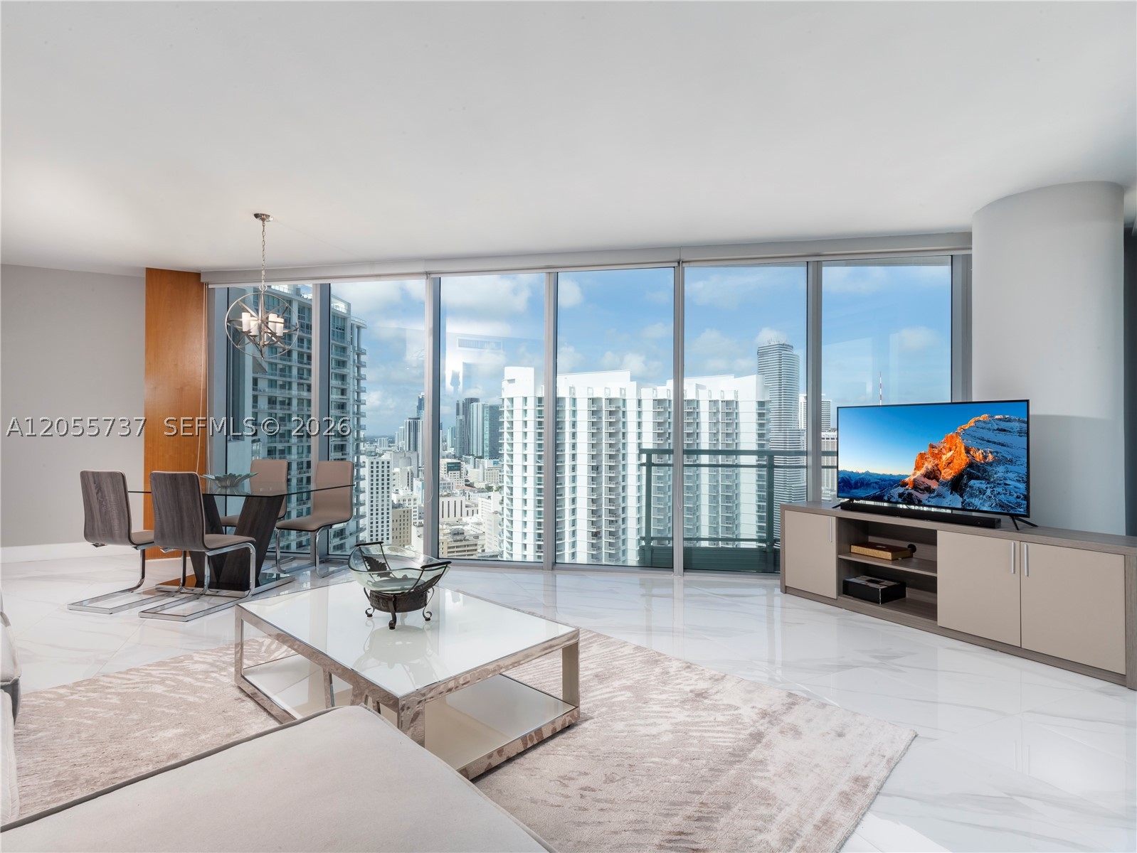 92 SW 3rd St #3901, Miami FL 33130
