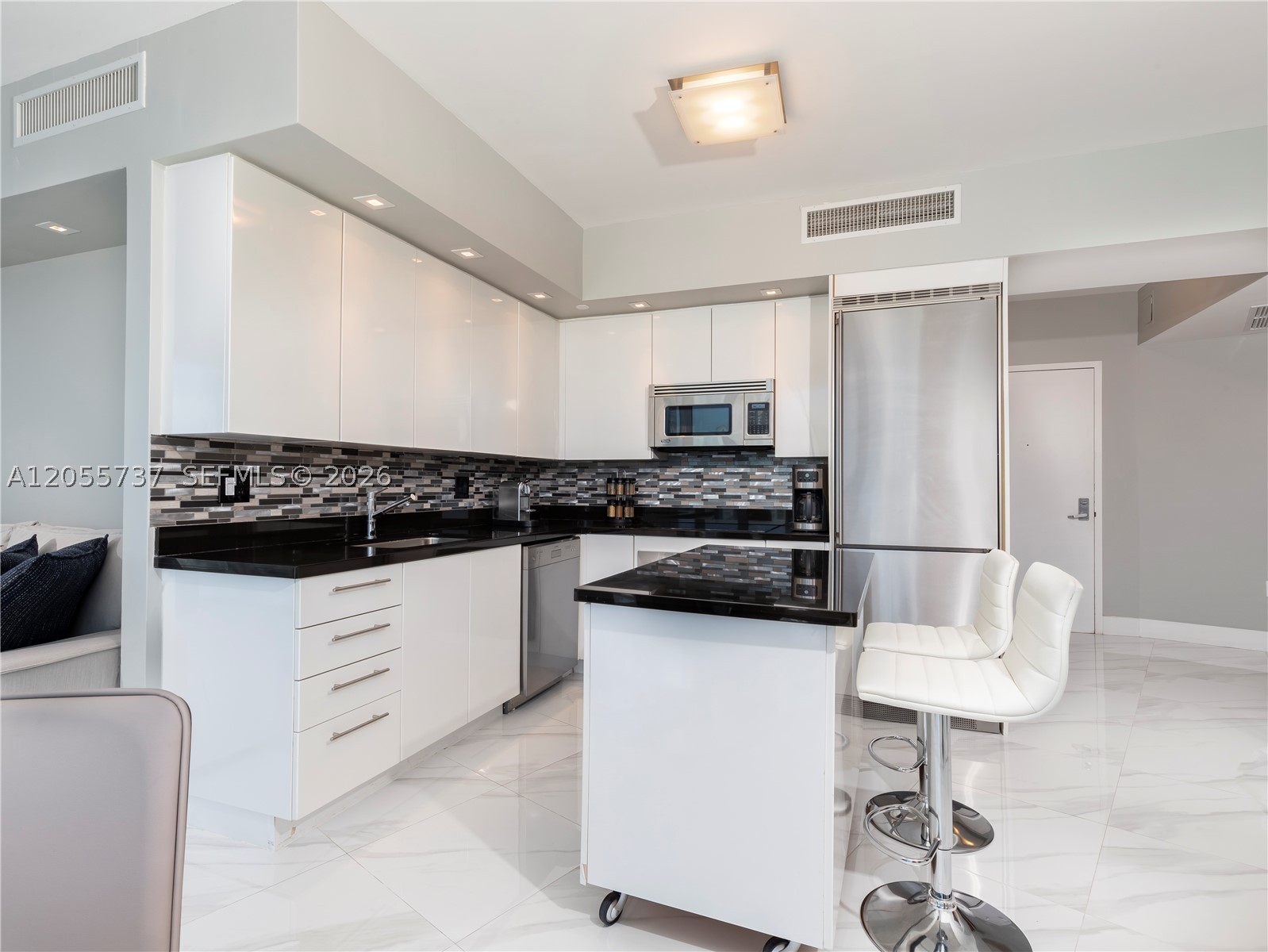 92 SW 3rd St #3901, Miami FL 33130