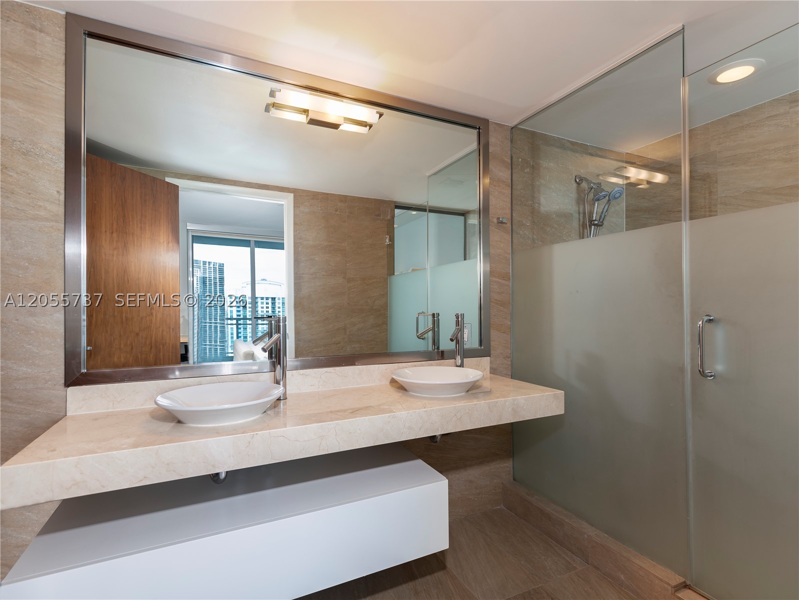 92 SW 3rd St #3901, Miami FL 33130