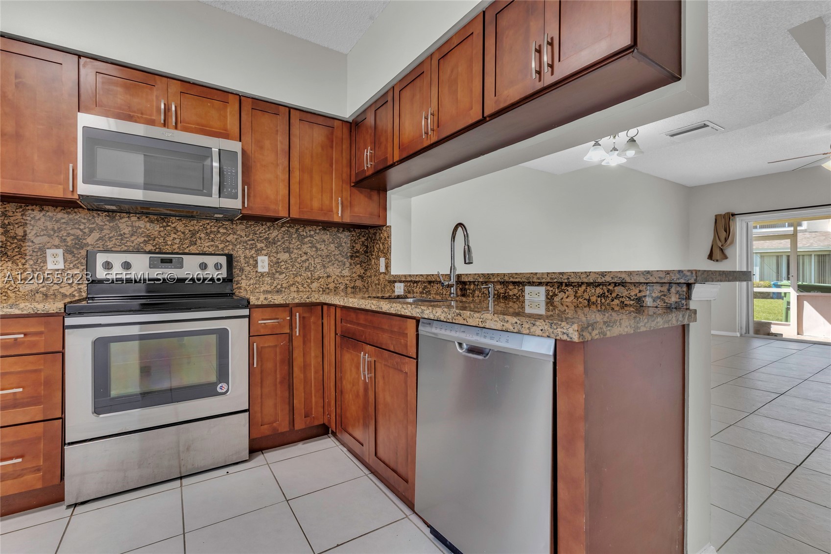16640 Hemingway Dr #16640, Weston FL 33326