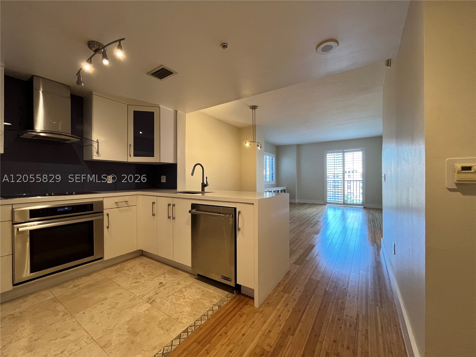 10 Aragon Ave #614, Coral Gables FL 33134