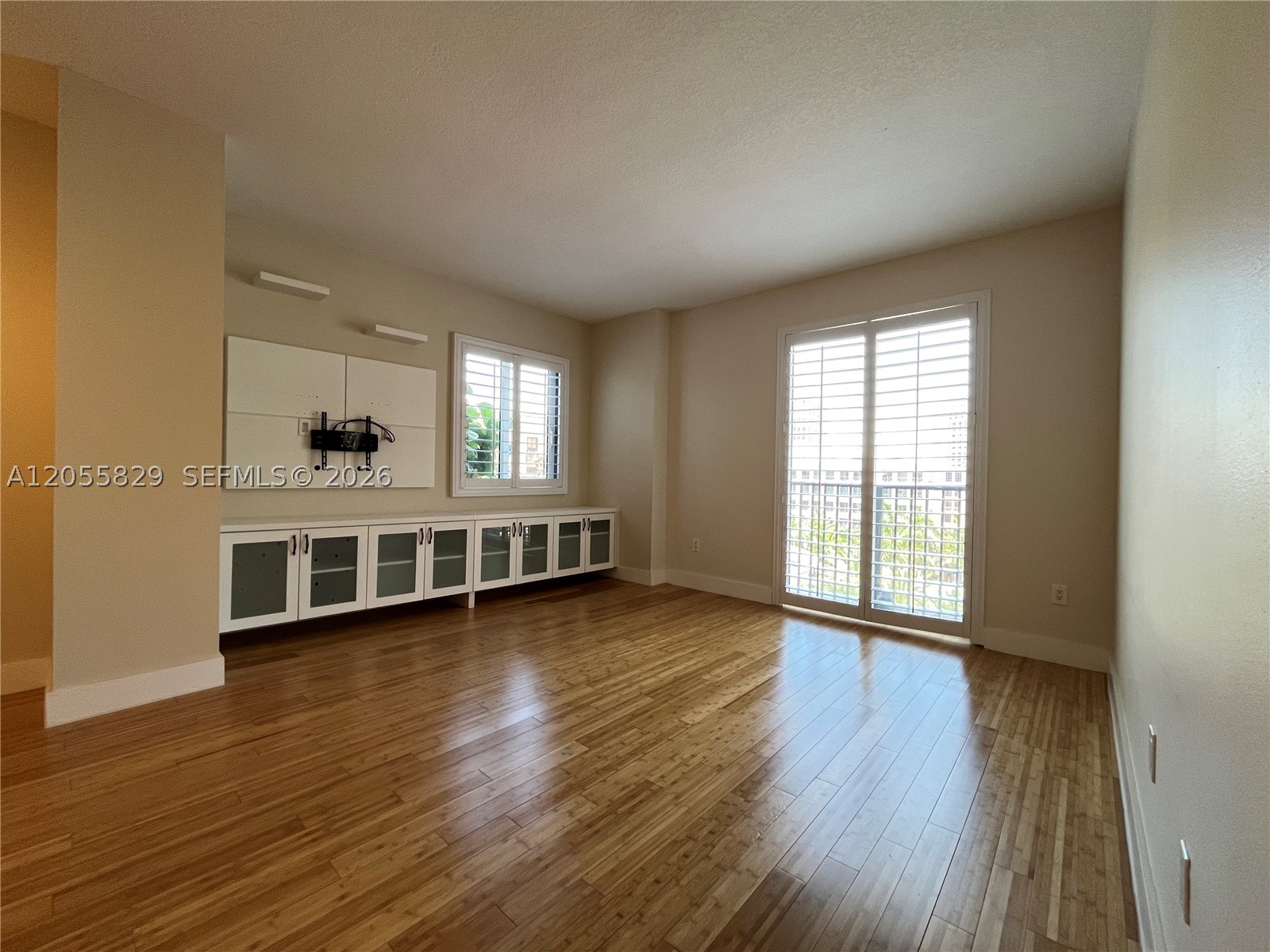 10 Aragon Ave #614, Coral Gables FL 33134