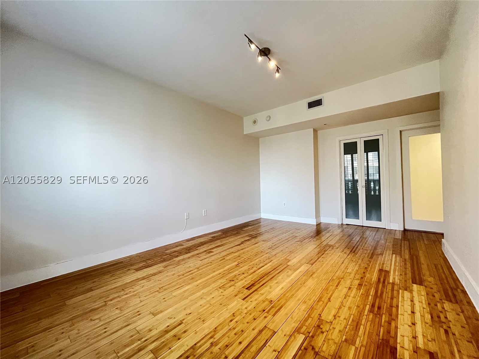 10 Aragon Ave #614, Coral Gables FL 33134