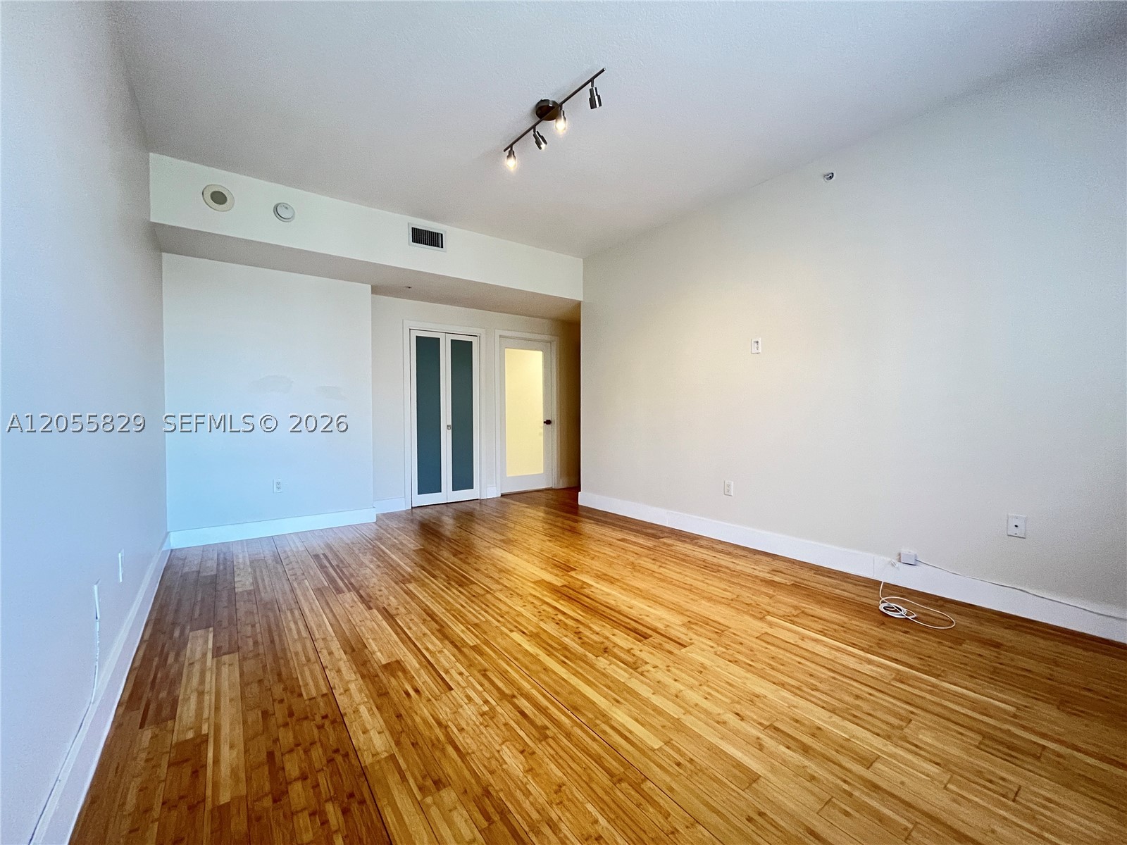 10 Aragon Ave #614, Coral Gables FL 33134