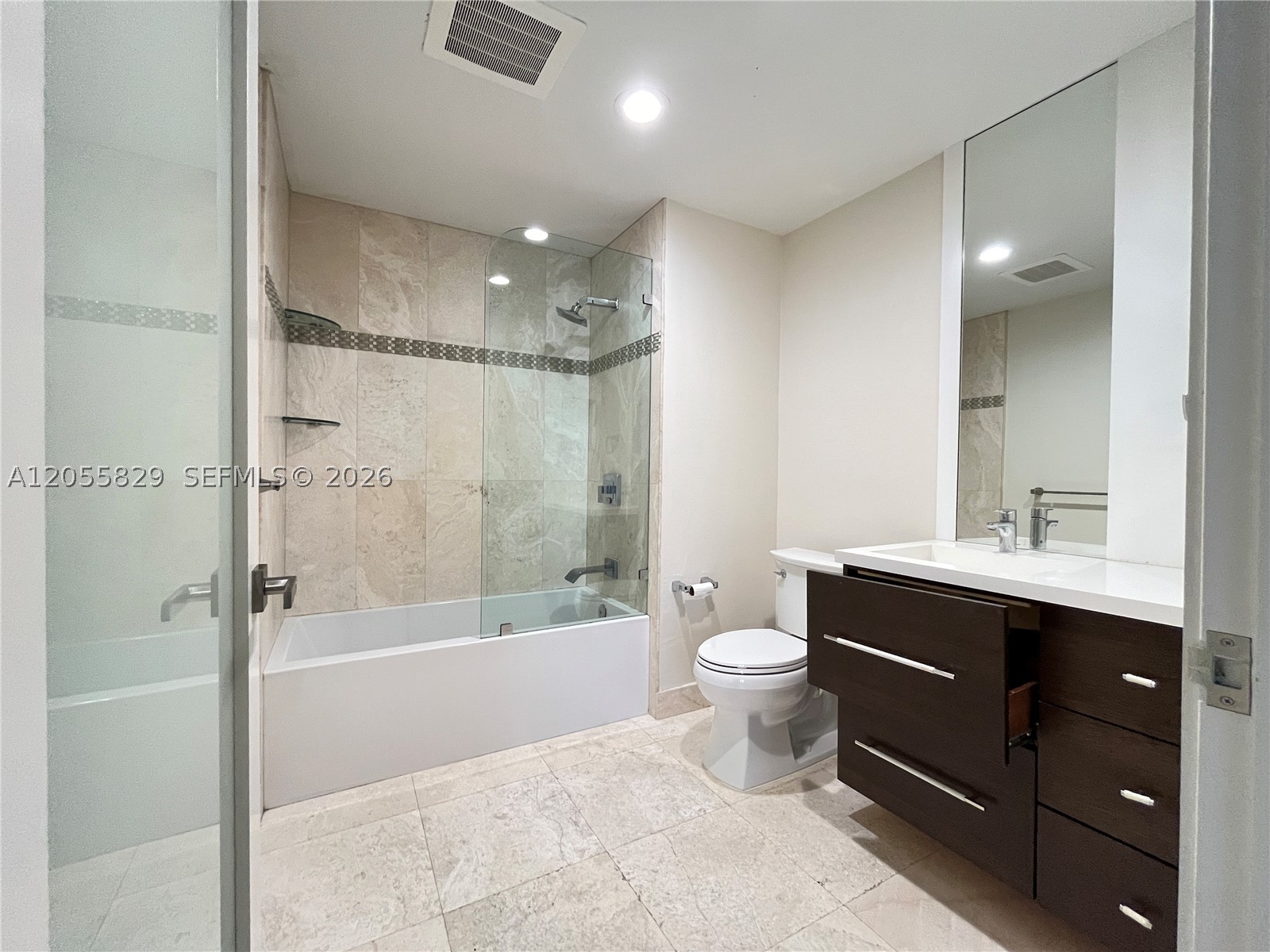 10 Aragon Ave #614, Coral Gables FL 33134