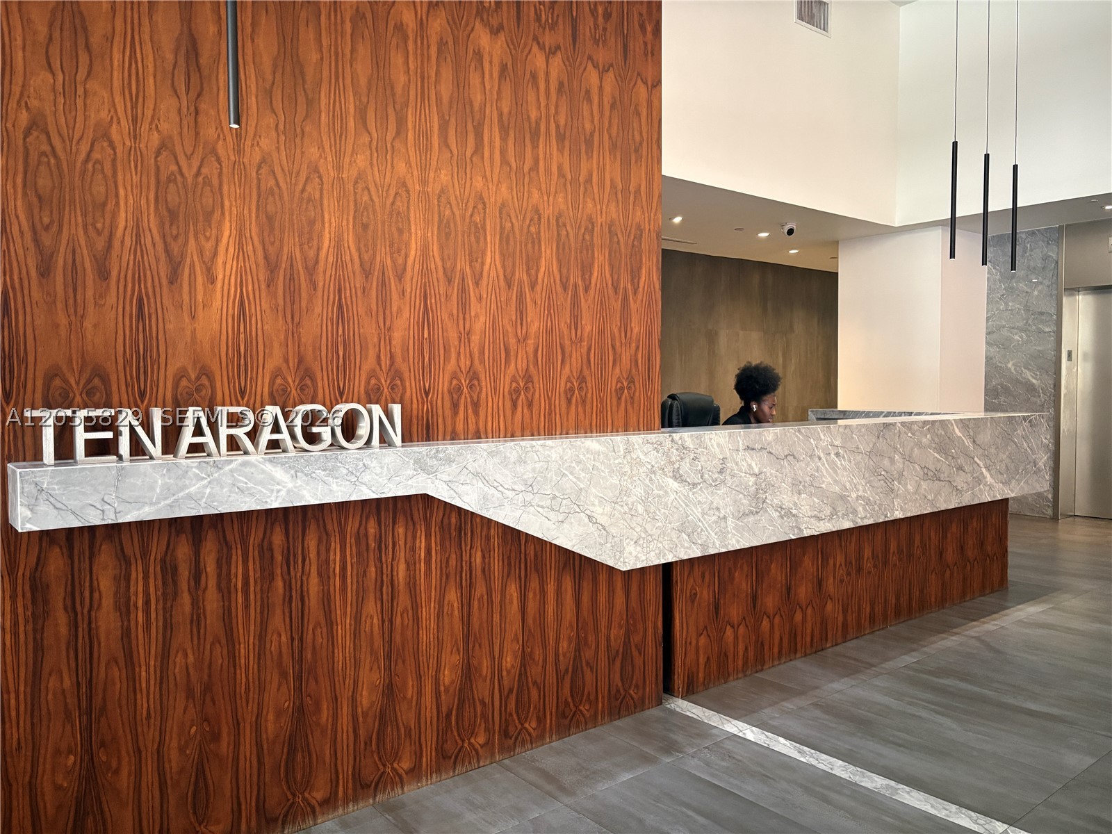 10 Aragon Ave #614, Coral Gables FL 33134