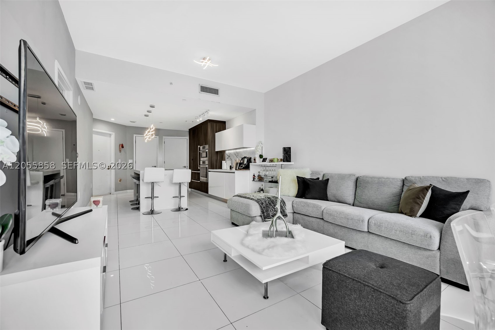 851 NE 1st Ave #806, Miami FL 33132